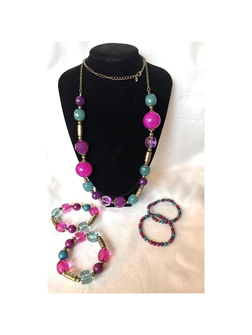 Vintage Matching Costume Necklace & 4pc Colorful Bracelets Set Beaded Stretch